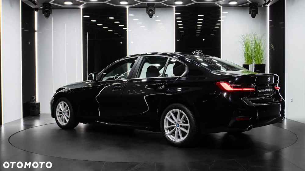 BMW Seria 3 2021 photo 4
