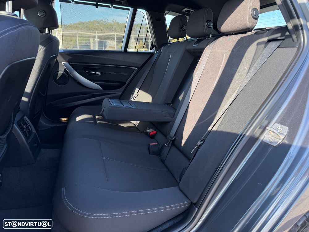 BMW 320 d Auto Line Sport - 8