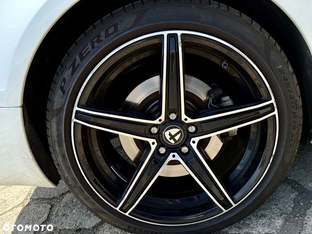 Jaguar XF 2.2 D R-Sport - 17