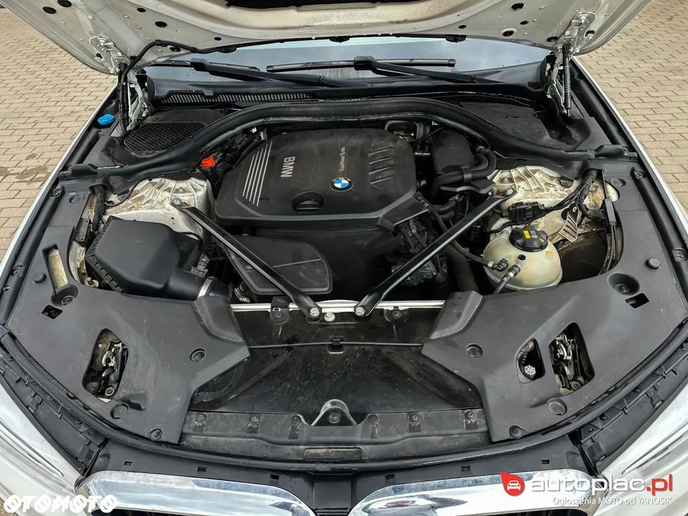 BMW Seria 5 520d M Sport sport - 9