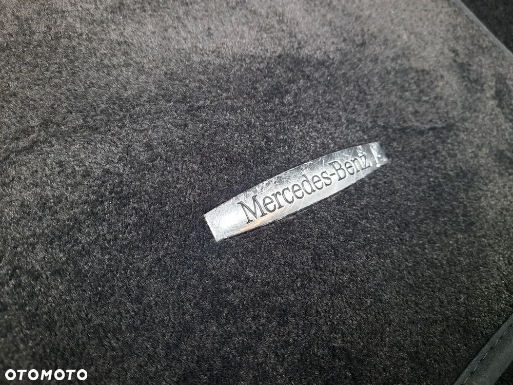 Mercedes-Benz Klasa E 250 CDI DPF BlueEFFICIENCY Automatik - 22