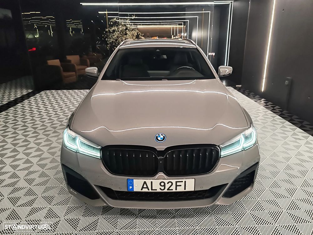 BMW 530 e Pack Desportivo M - 9