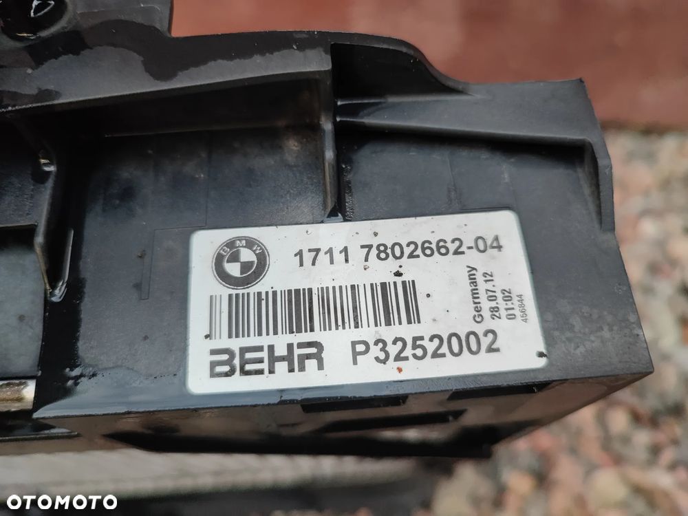 BMW F01 / F01N / F02 / F02N / F06 / F07 / F10 / F10N / F11 / F12 / F13 ORYGINALNA DODATKOWA CHŁODNICA WODY BEHR + STELAŻ / MOCOWANIE O NR.  1711 7 802 662 OEM SPRAWNA W 100% - 6