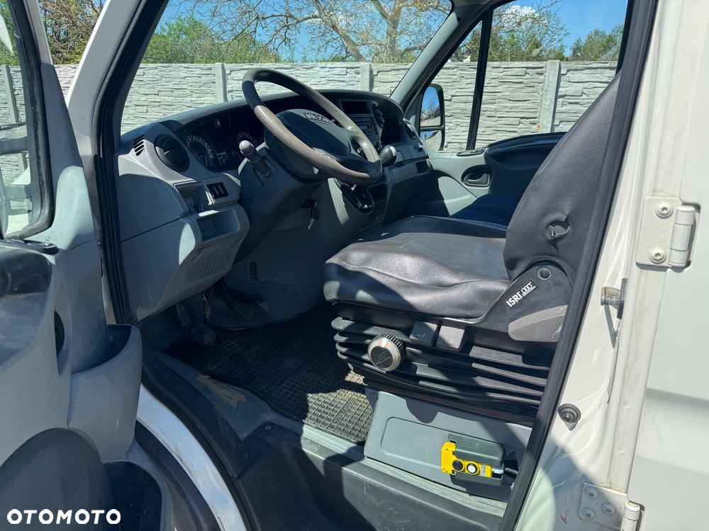 Iveco Daily 35C12 - 12