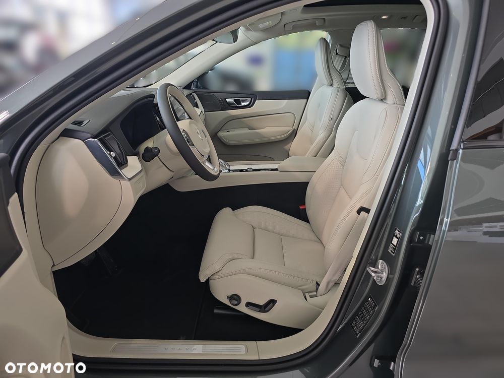 Volvo XC 60 B5 B AWD Ultra Dark - 13