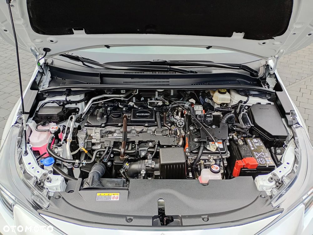 Suzuki Swace 1.8 Hybrid Premium Plus CVT - 17