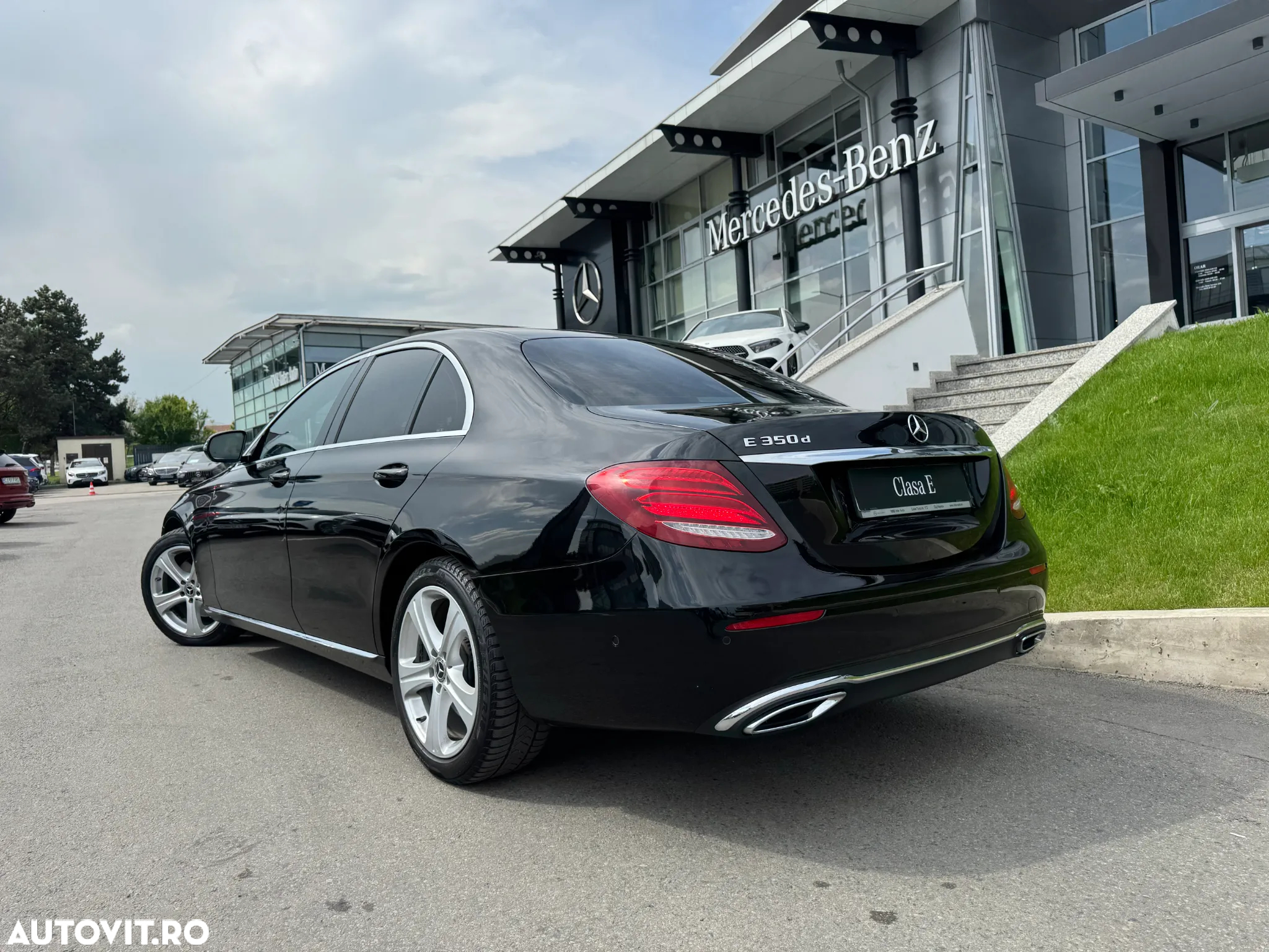 Mercedes-Benz E 350 D 4Matic 9G-TRONIC Avantgarde - 4