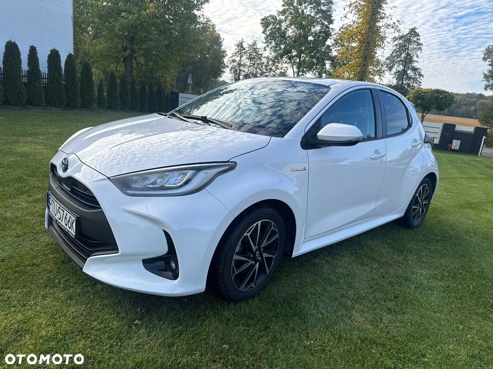 Toyota Yaris Hybrid 100 Selection - 1