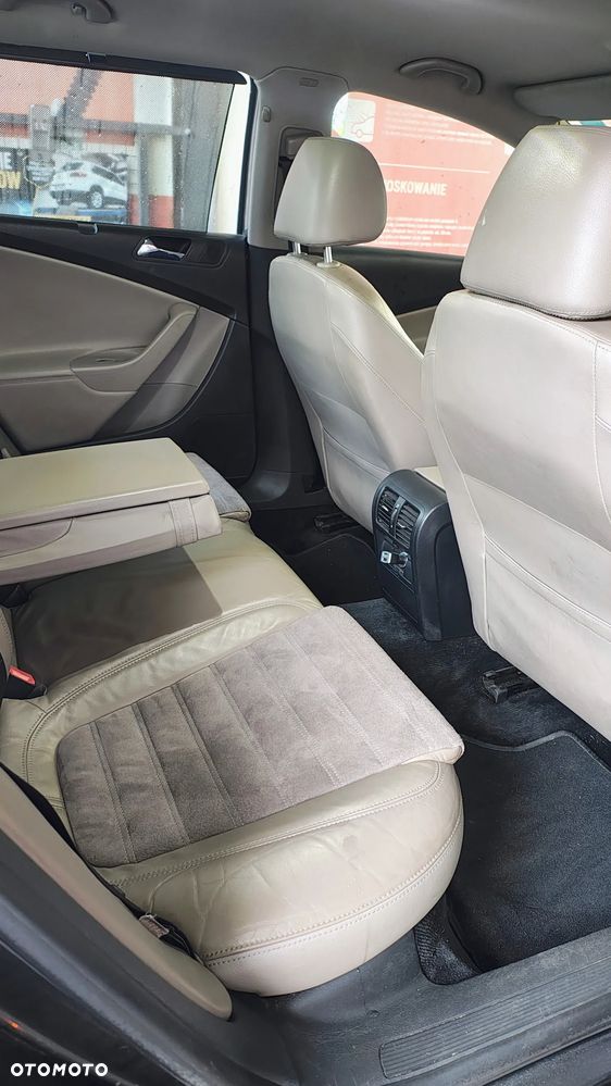 Volkswagen Passat 2.0 TDI 4Mot Highline - 12