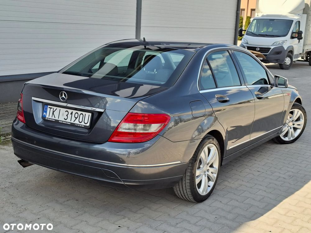 Mercedes-Benz Klasa C 180 CGI BlueEFFICIENCY Avantgarde - 8