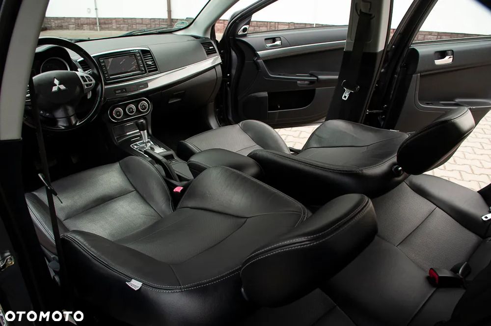 Mitsubishi Lancer 1.8 CVT Intense - 31