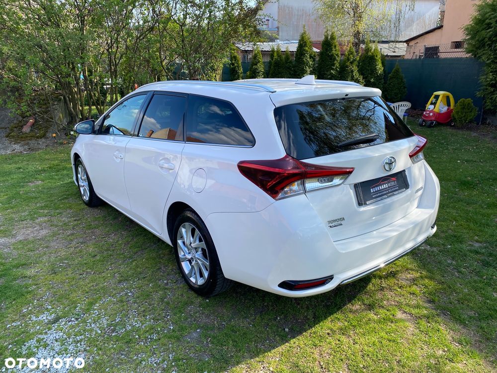 Toyota Auris 1.6 Valvematic Executive - 16