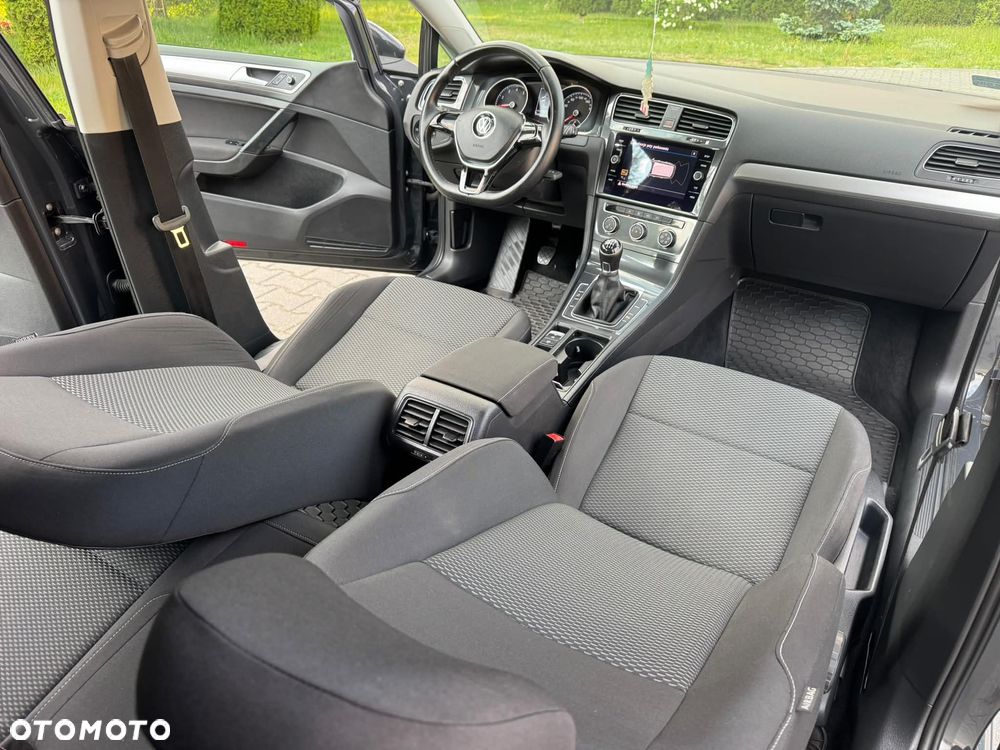 Volkswagen Golf 1.0 TSI BMT Trendline - 32