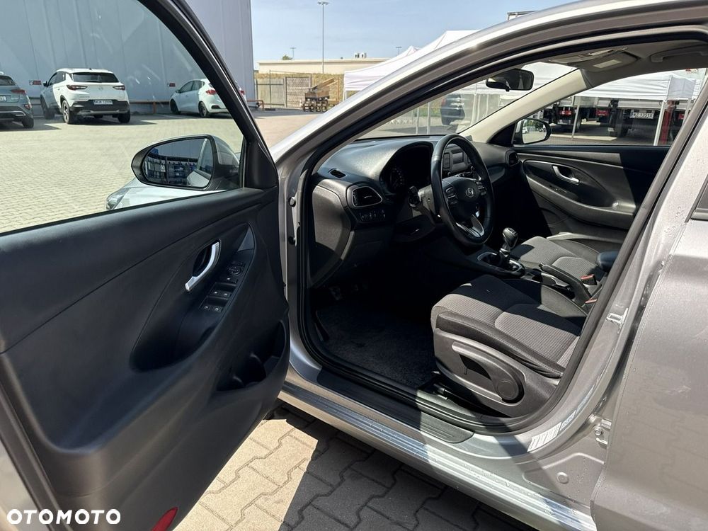Hyundai i30 1.5 DPI Classic + - 10