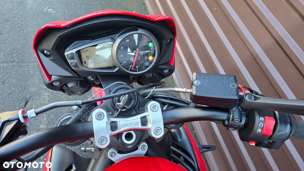 Triumph Street Triple - 28