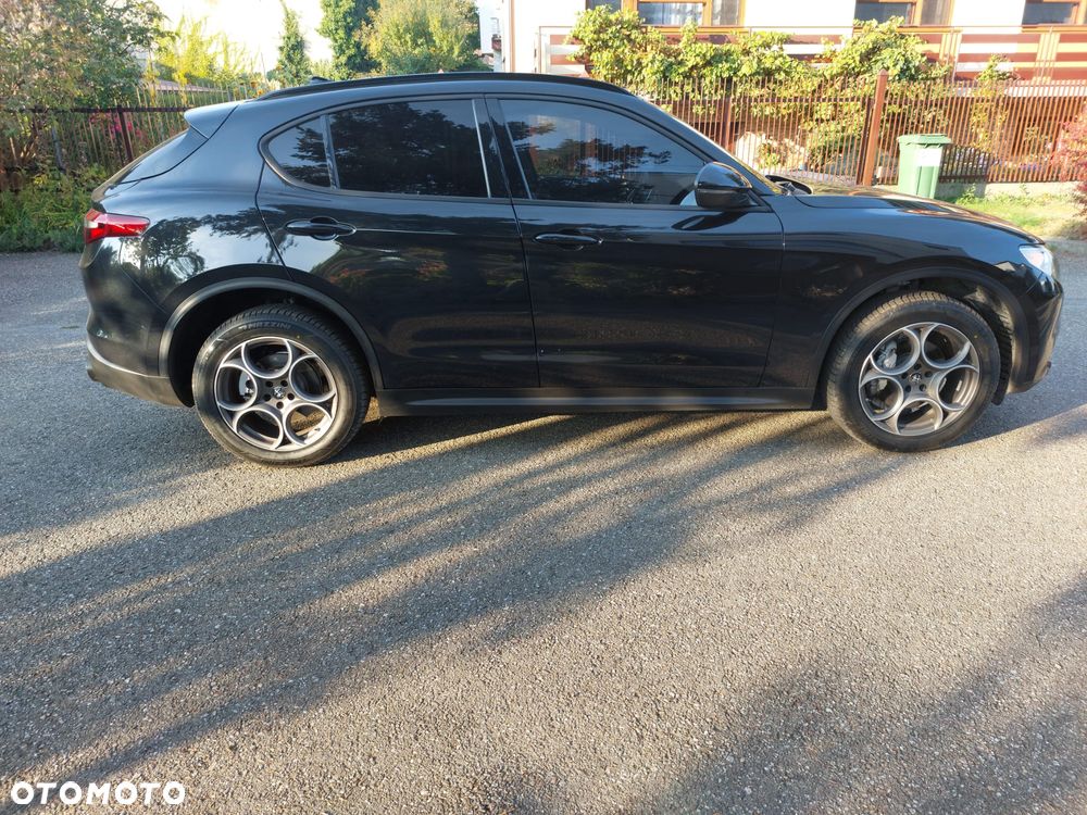 Alfa Romeo Stelvio - 12