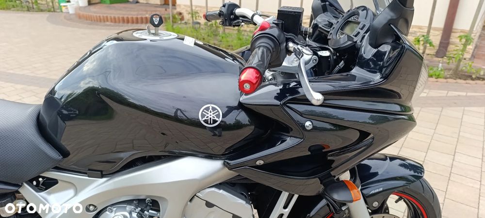 Yamaha FZ - 26
