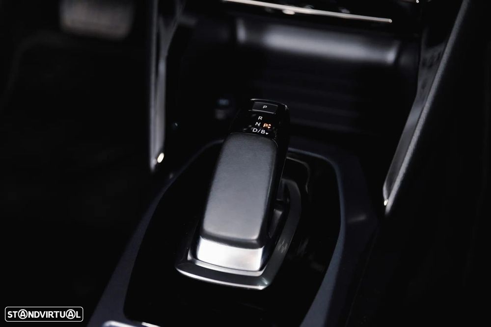 Peugeot e-2008 Allure - 20