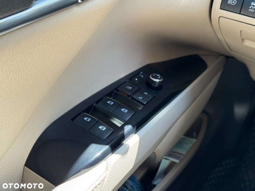 Toyota Camry 2.5 Hybrid Executive CVT - 19