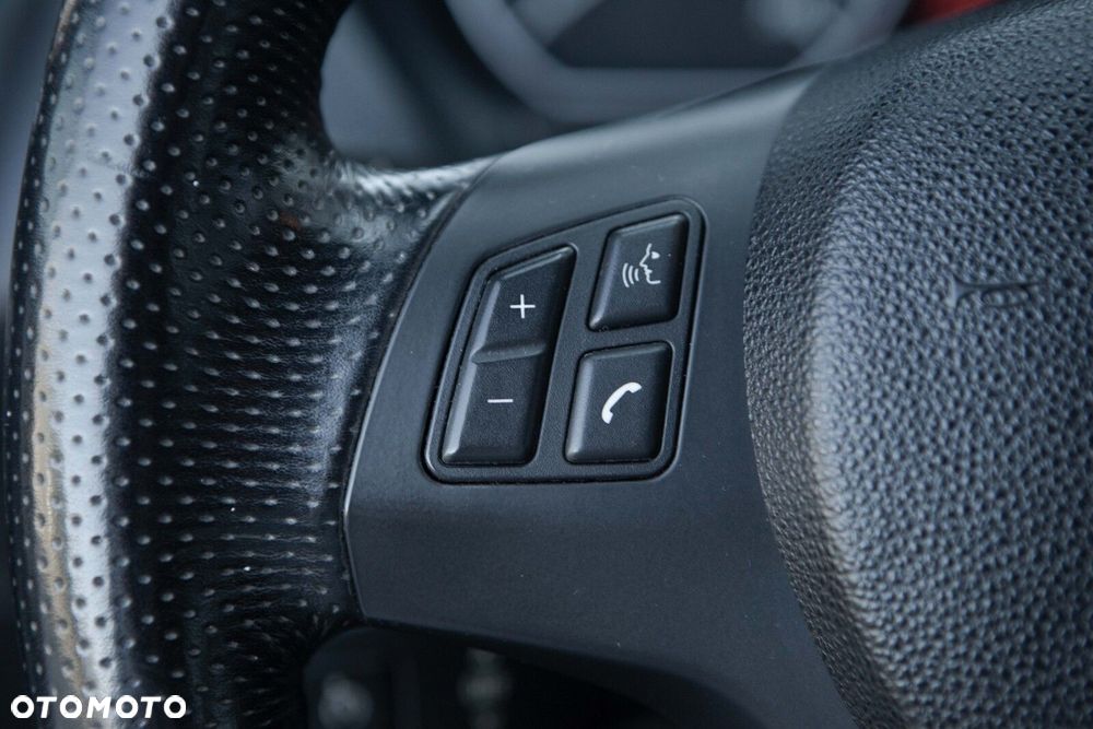BMW Seria 1 130i - 22