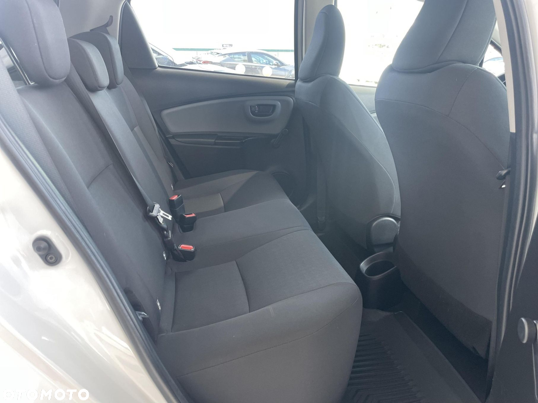 Toyota Yaris - 10