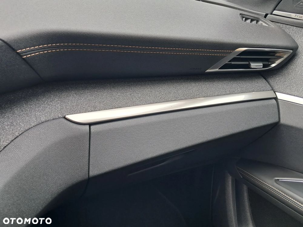 Peugeot 5008 ver-1-5-bluehdi-gt-pack-s-s-eat8 - 13