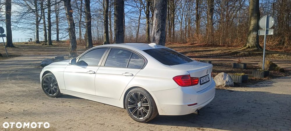 BMW Seria 3 320i Sport-Aut Sport Line - 3