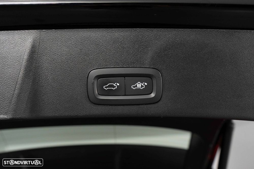 Volvo XC 40 1.5 T4 PHEV Plus Dark - 16