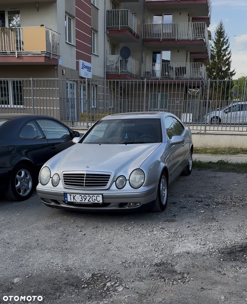 Mercedes-Benz CLK - 38