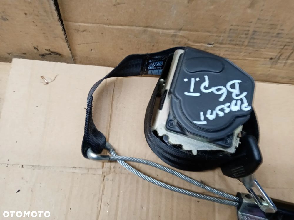 Pas bezpieczeństwa napinacz prawy tył VW Passat B6 3C0857804 - 2