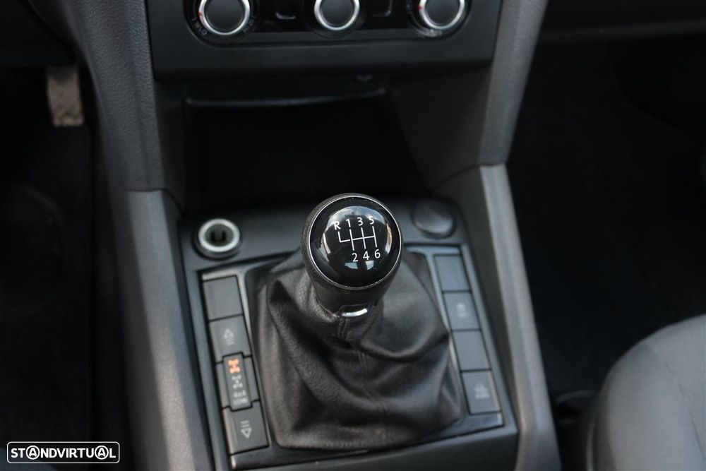 VW Amarok 2.0 TDi CD Extra AC CM 4Motion - 34