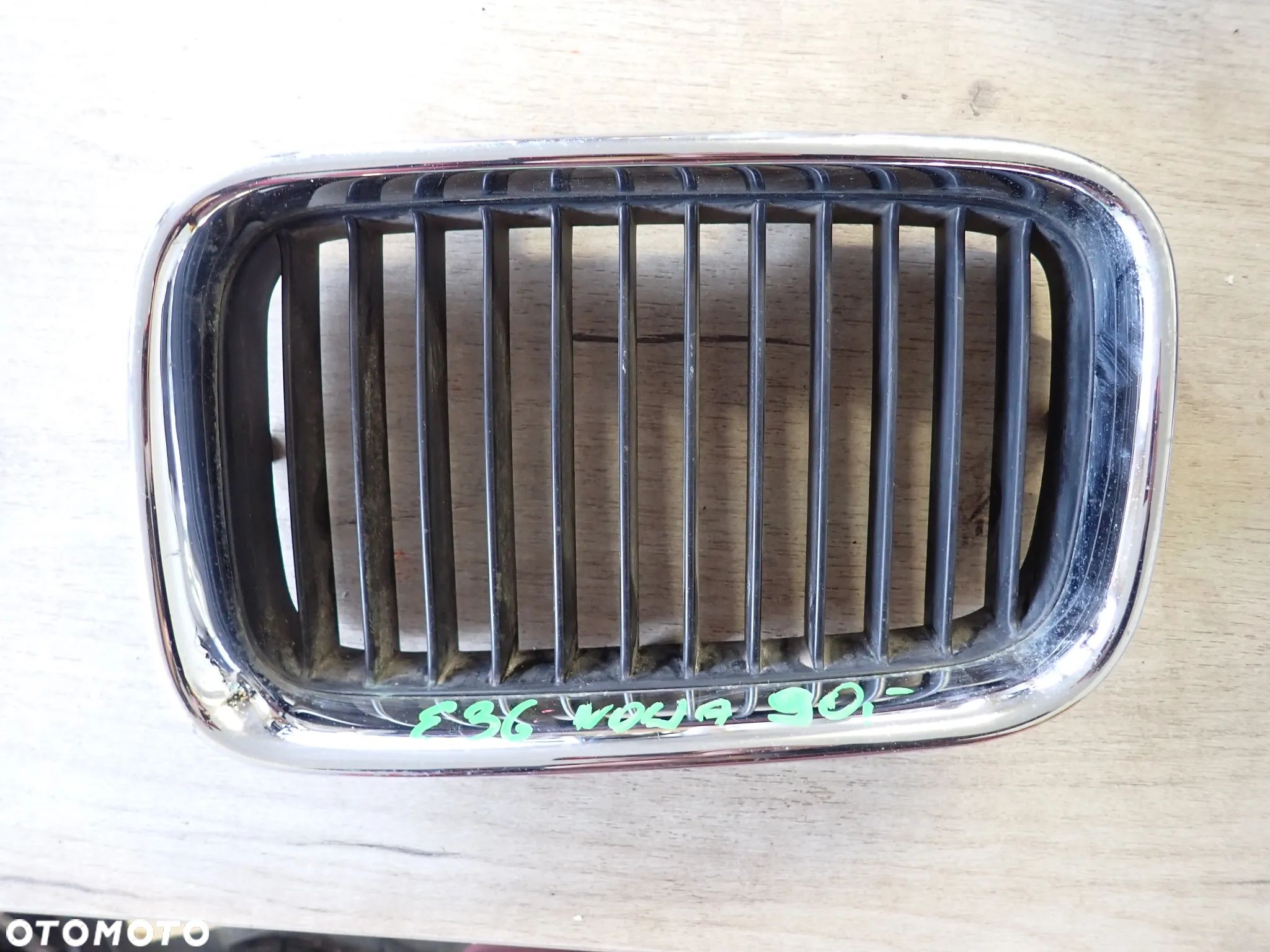 BMW 3 E36 ATRAPA GRILL NERKA LEWY PRZÓD 8122237 ORG - 1