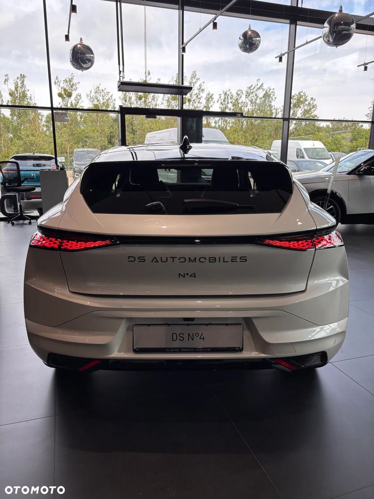 DS Automobiles N°4 1.2 mHEV Pallas eDCS6 - 7