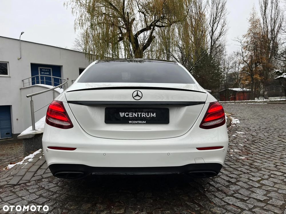 Mercedes-Benz Klasa E 43 AMG 4Matic 9G-TRONIC - 12