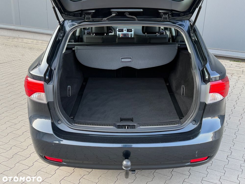 Toyota Avensis 2.0 D-4D Edition (2014) - 28