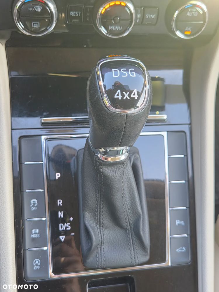 Skoda Superb 2.0 TDI 4x4 L&K DSG - 27