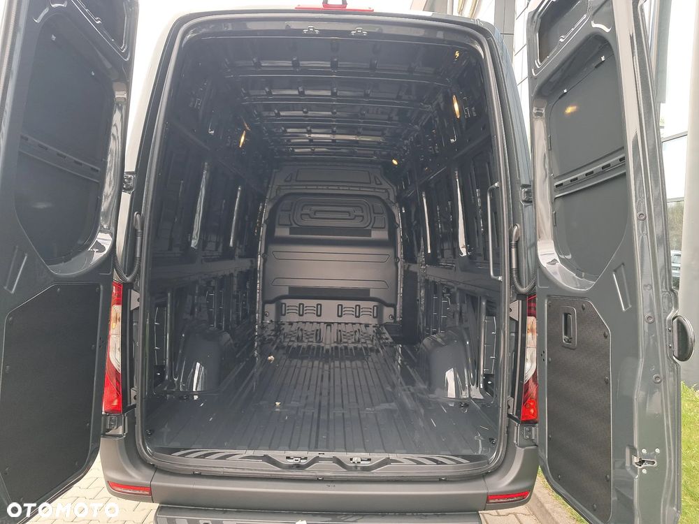 Mercedes-Benz Sprinter 319 CDI Furgon PRO długi 4325 mm L3H2 - 11