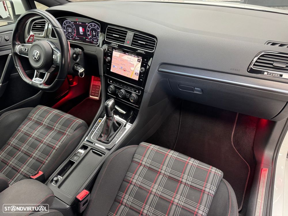 VW Golf 2.0 TSI GTI DSG Performance - 48