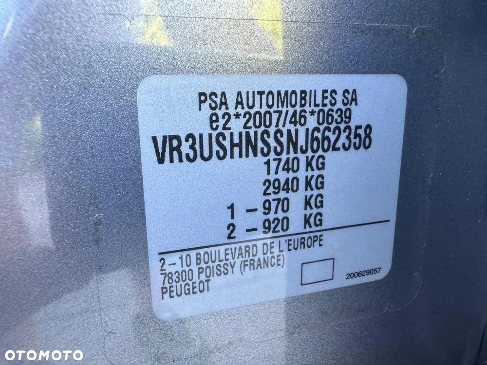 Peugeot 2008 PureTech 130 EAT8 Allure Pack - 28
