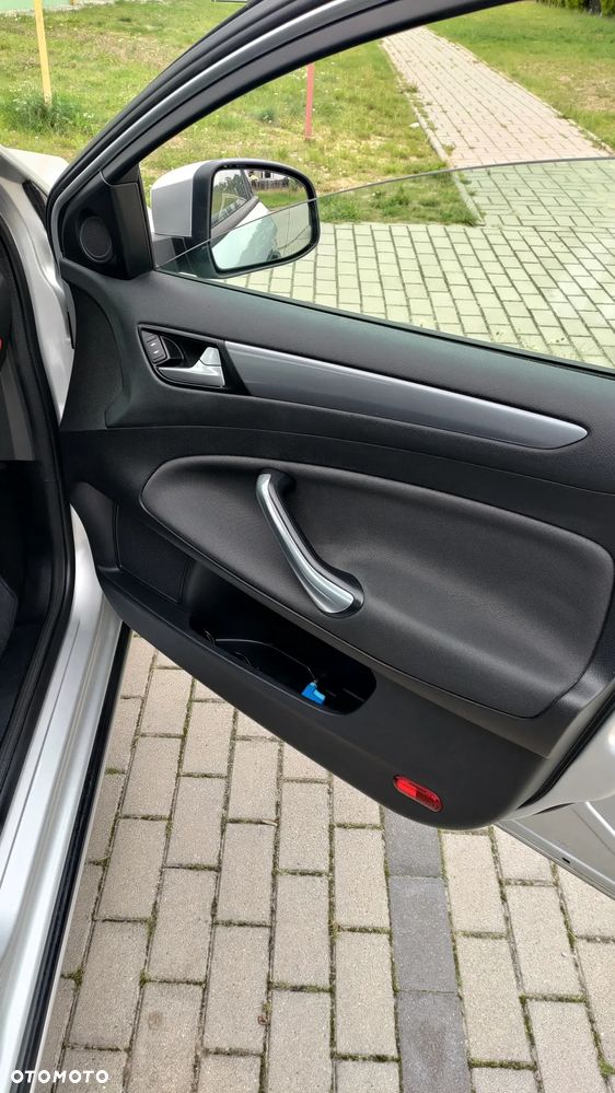 Ford Mondeo 2.0 TDCi Ambiente - 13