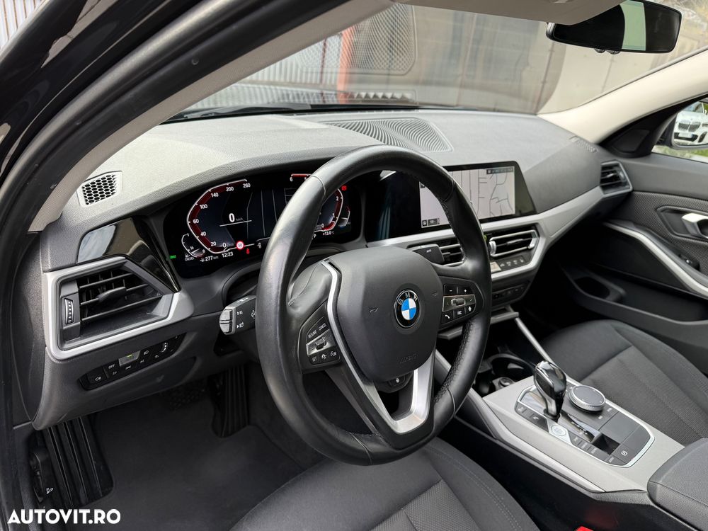 BMW Seria 3 320d xDrive AT MHEV - 27
