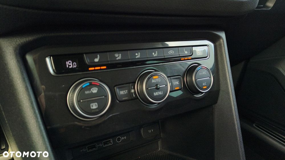 Volkswagen Tiguan - 26