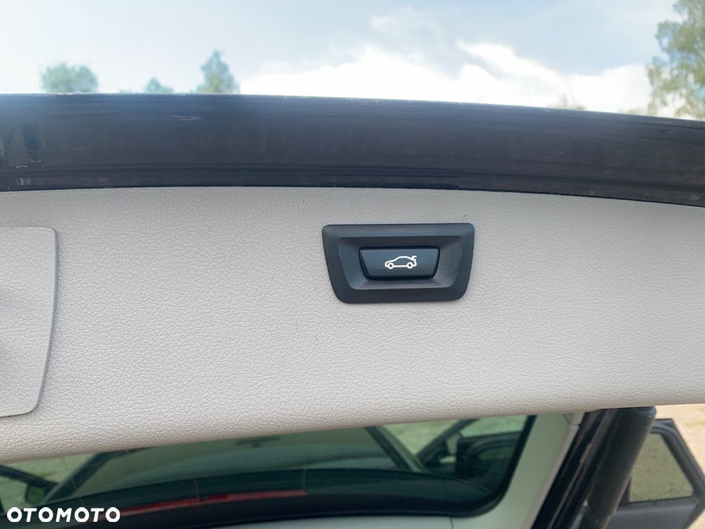 BMW Seria 3 318d Sport Line Shadow - 9