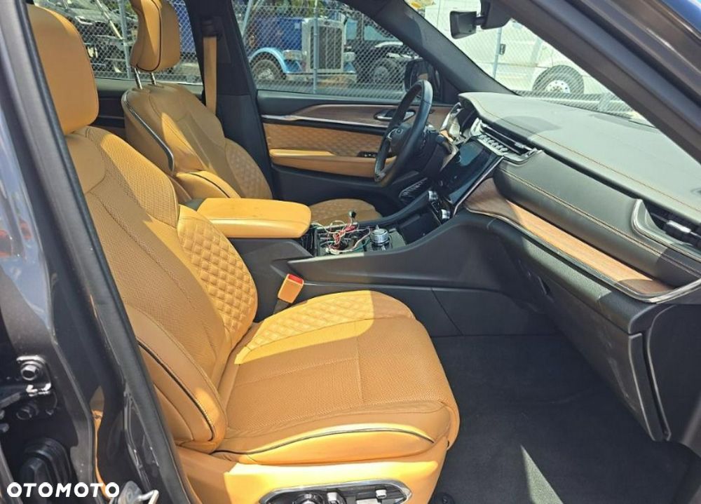 Jeep Grand Cherokee - 9