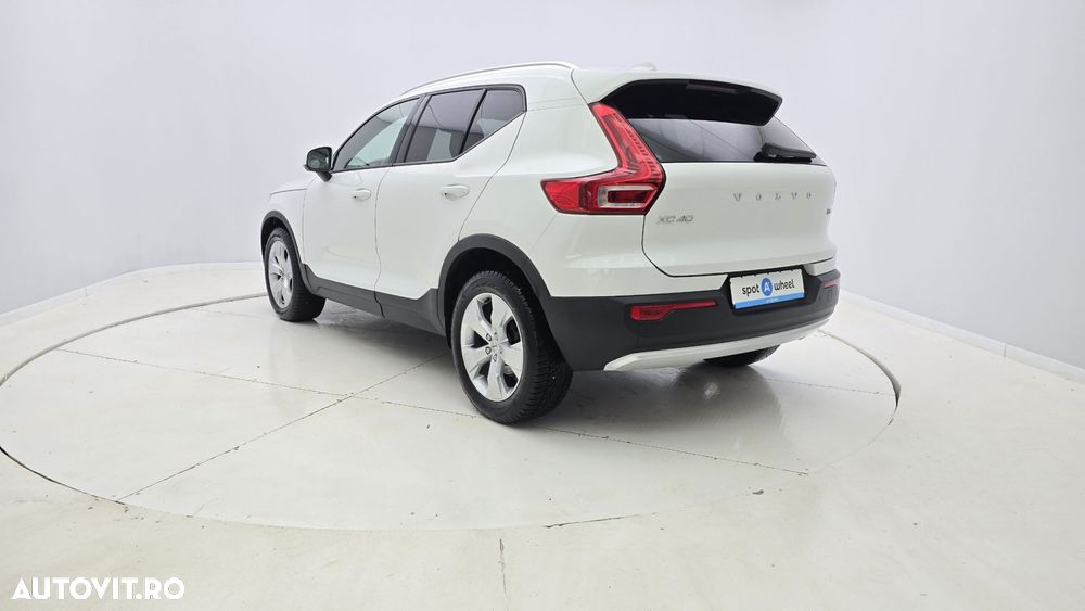 Volvo XC 40 T3 AT8 Momentum Pro - 9