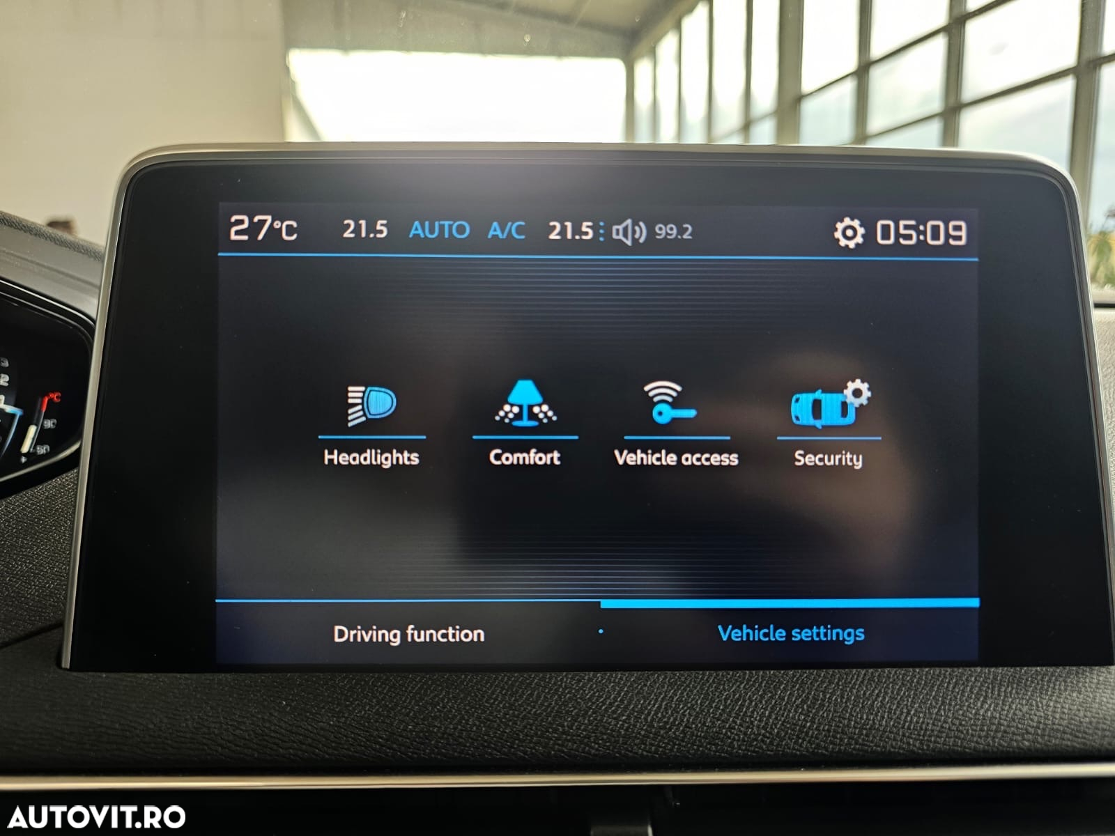 Peugeot 3008 BlueHDi 130 Stop & Start EAT8 Allure - 24