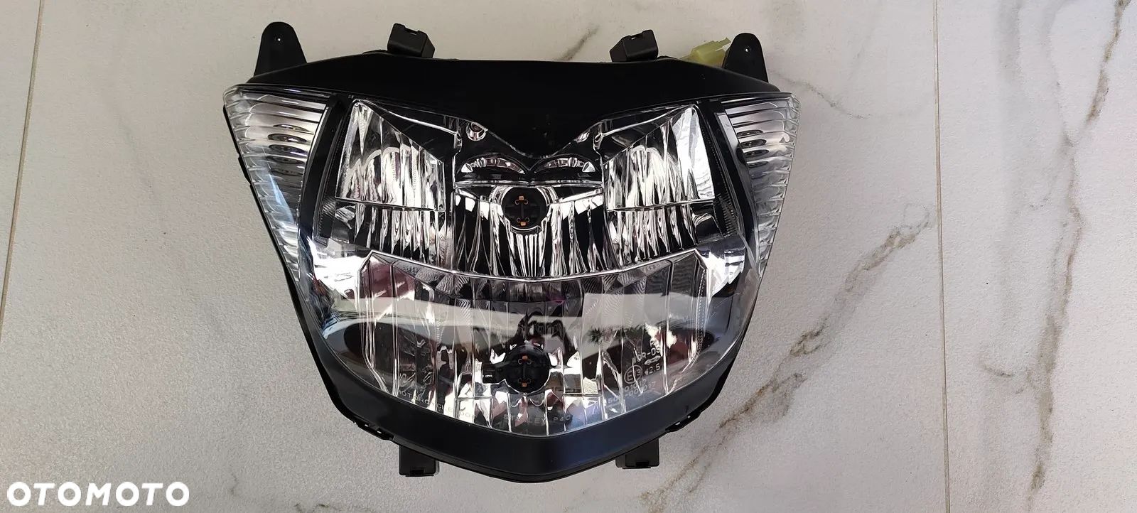 SUZUKI BANDIT 650 1250 LAMPA PRZÓD REFLEKTOR - 1