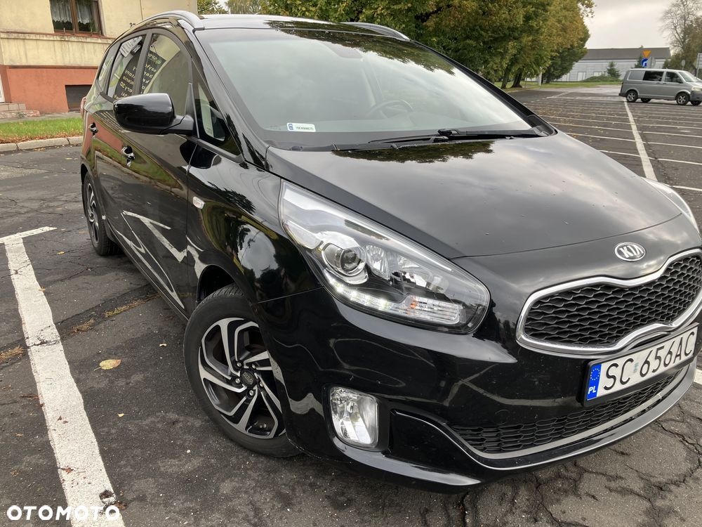 Kia Carens - 4