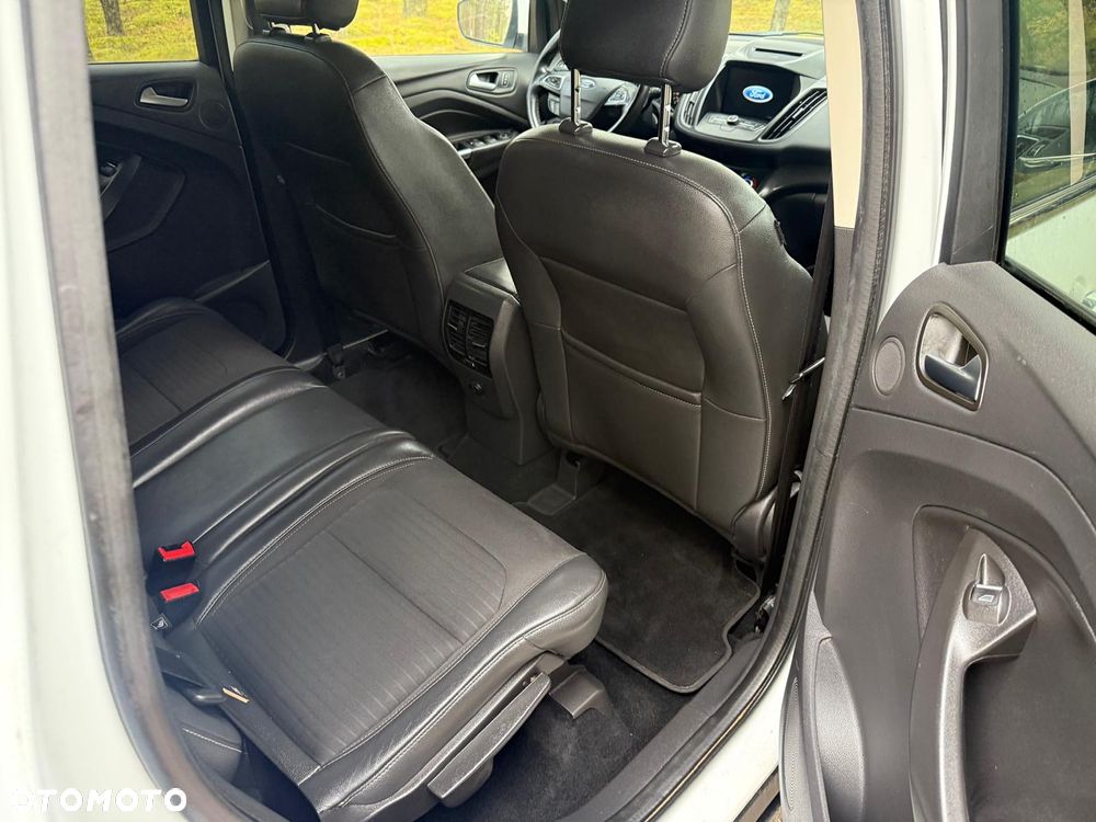 Ford Kuga 2.0 TDCi 2x4 Titanium - 14