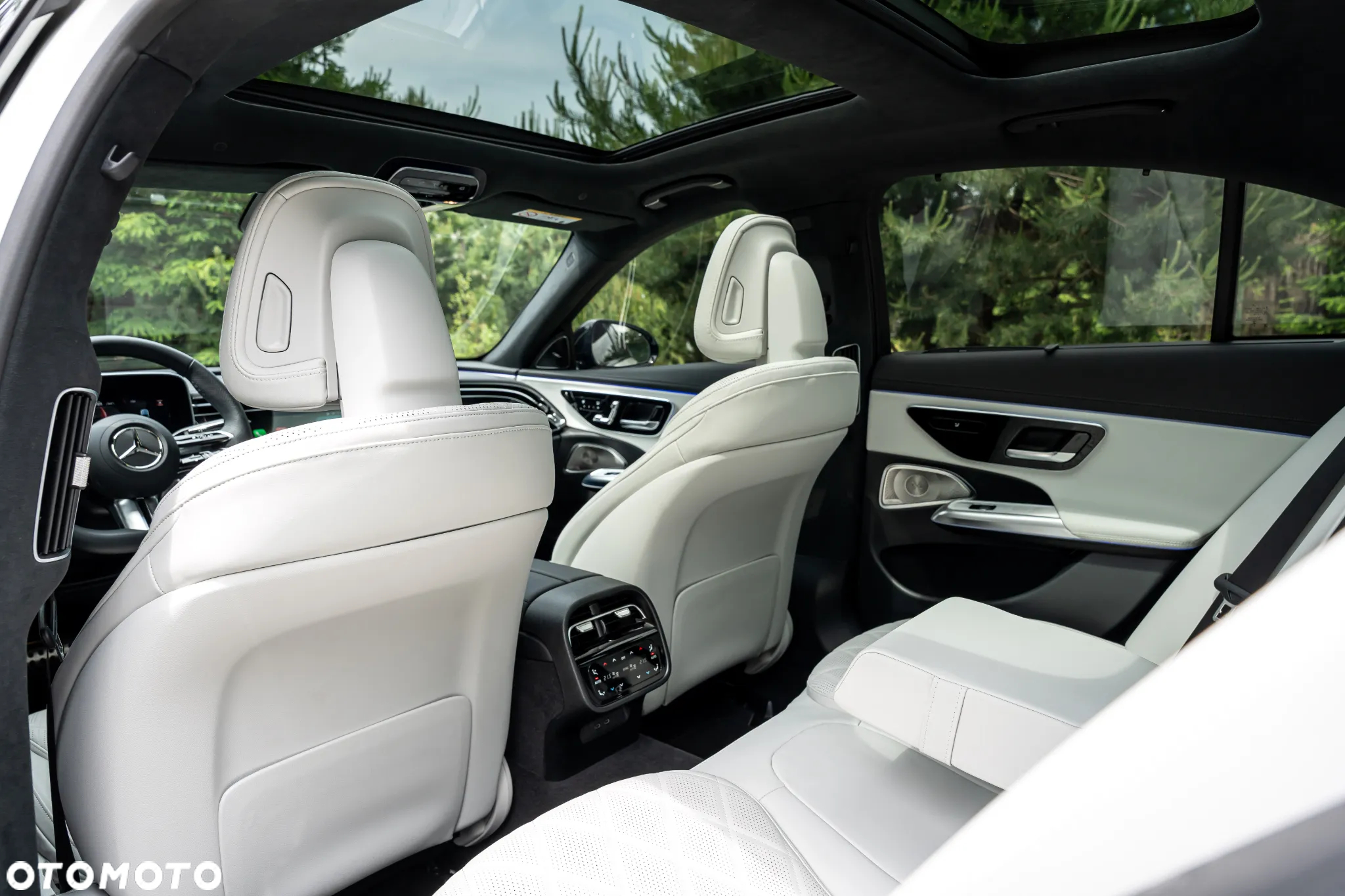 Mercedes-Benz Klasa E 220 d 4-Matic Exclusive - 39